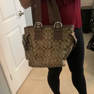 Coach large bag with pockets
